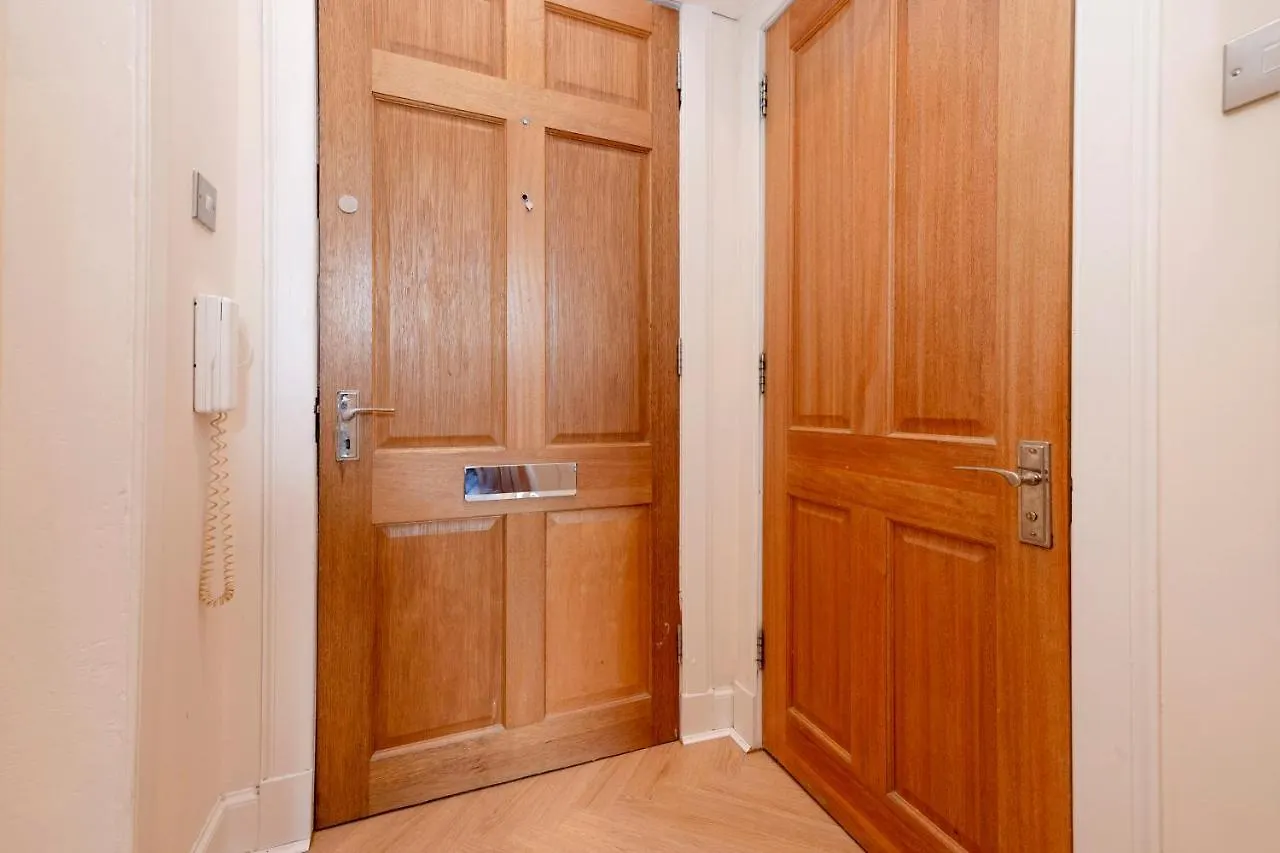 Joivy Attractive Flat Near Haymarket Station Apartment Edinburgh United Kingdom
