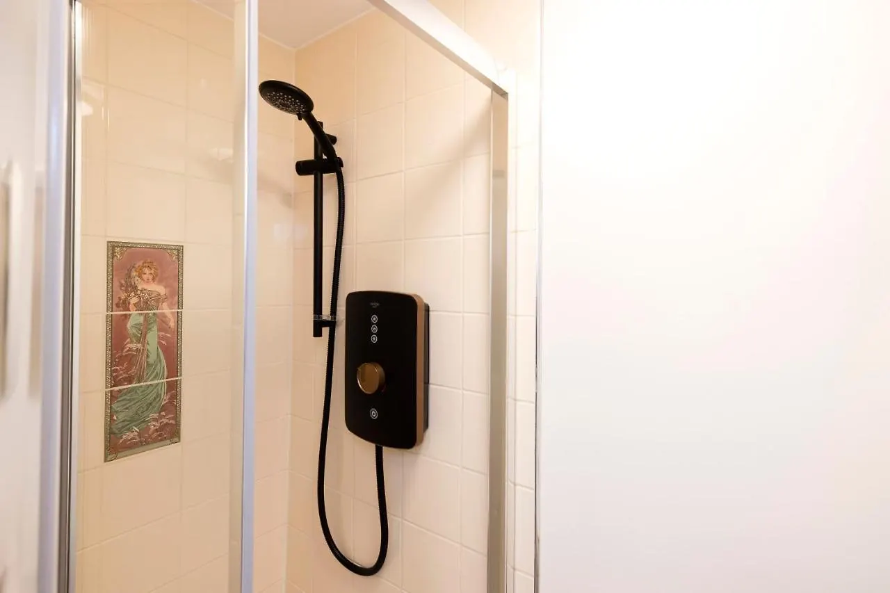 Joivy Attractive Flat Near Haymarket Station Apartment Edinburgh 0*,  United Kingdom