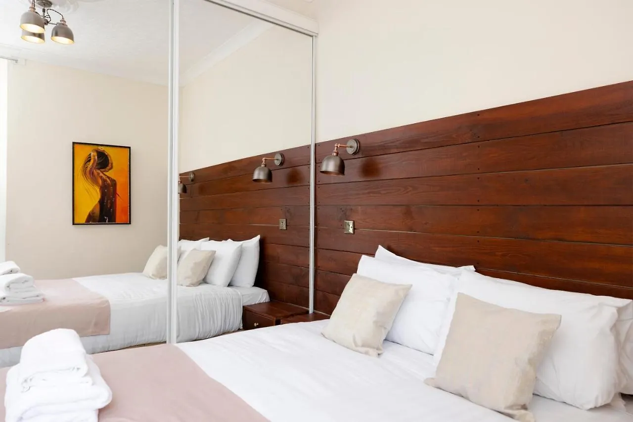 Joivy Attractive Flat Near Haymarket Station Apartment Edinburgh 0*,